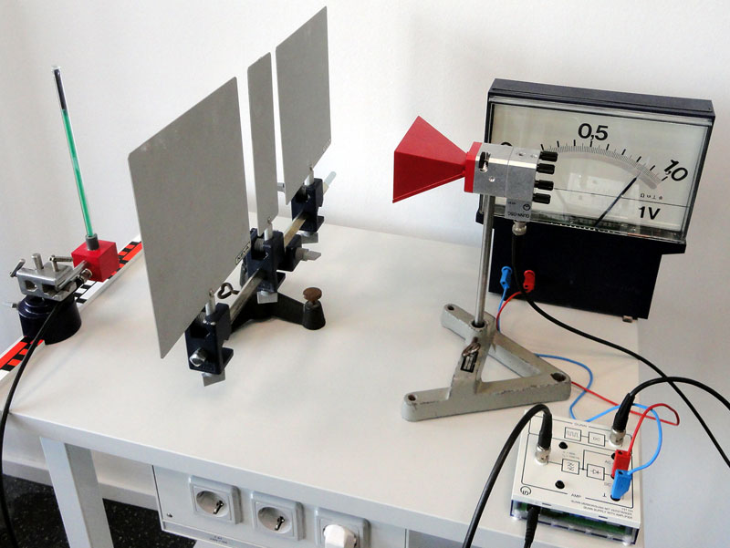 Versuchsaufbau zur Resonanzabstimmung mit Phywe-Material