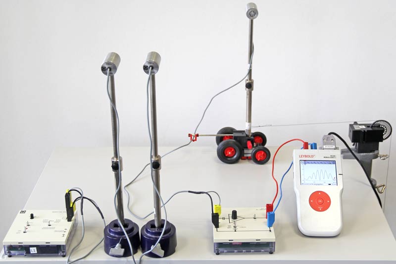 Versuchsaufbau zur Resonanzabstimmung mit Phywe-Material