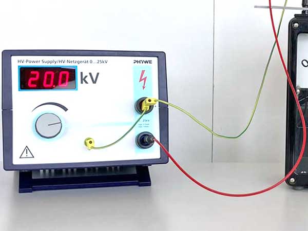 Phywe Hochspannungsnetzgerät 25kV und statisches Voltmeter